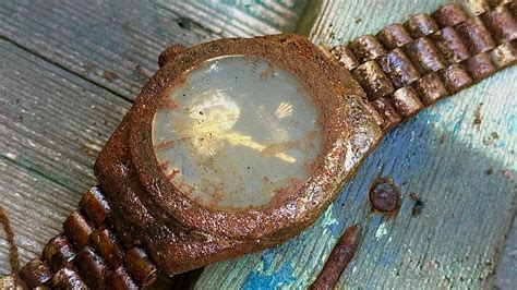 Rolex watch rusty stem